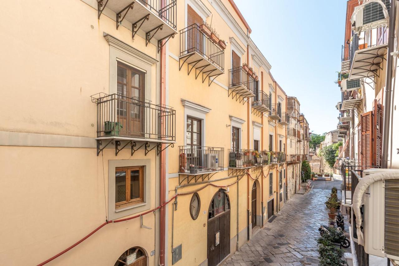 Vetriera 22 Apartment Palermo Bagian luar foto